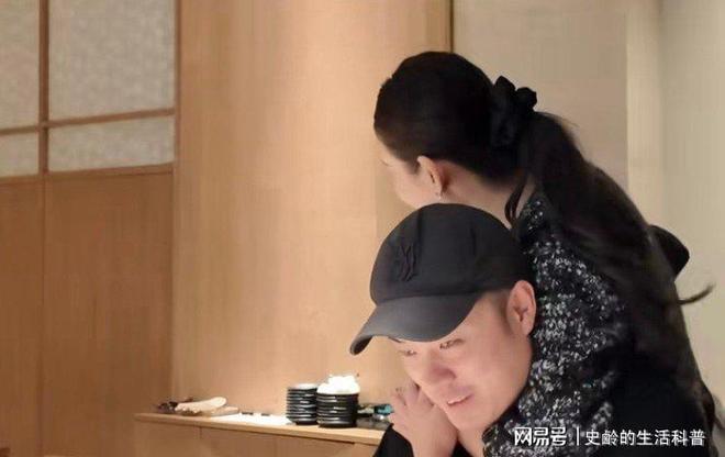 出场撒糖婆婆一脸慈爱五口人超幸福CQ9电子陈赫女儿9岁生日张子萱(图13)