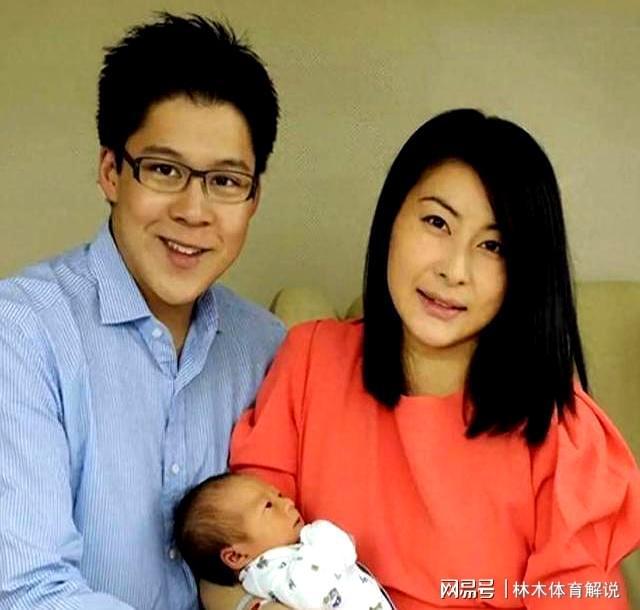 上的笑声：46岁霍启刚给所有人上了一课C