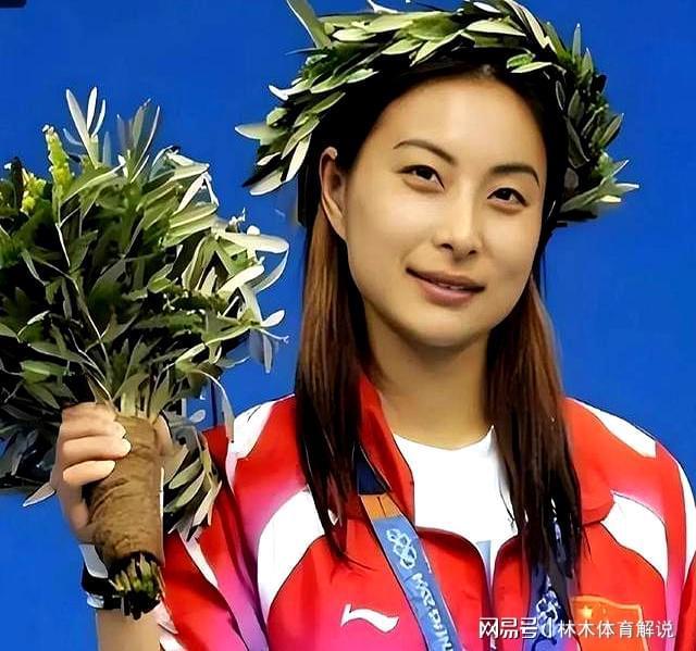 上的笑声：46岁霍启刚给所有人上了一课CQ9电子中国网站豪门不是房产证是饭桌(图5)