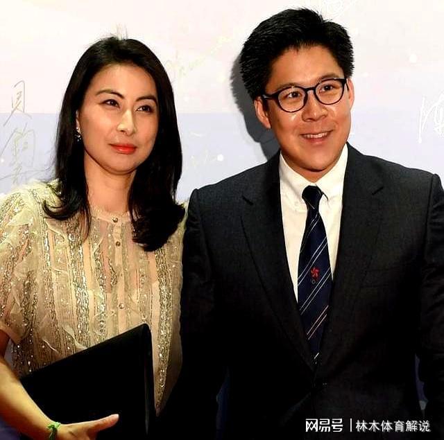 上的笑声：46岁霍启刚给所有人上了一课CQ9电子中国网站豪门不是房产证是饭桌(图4)